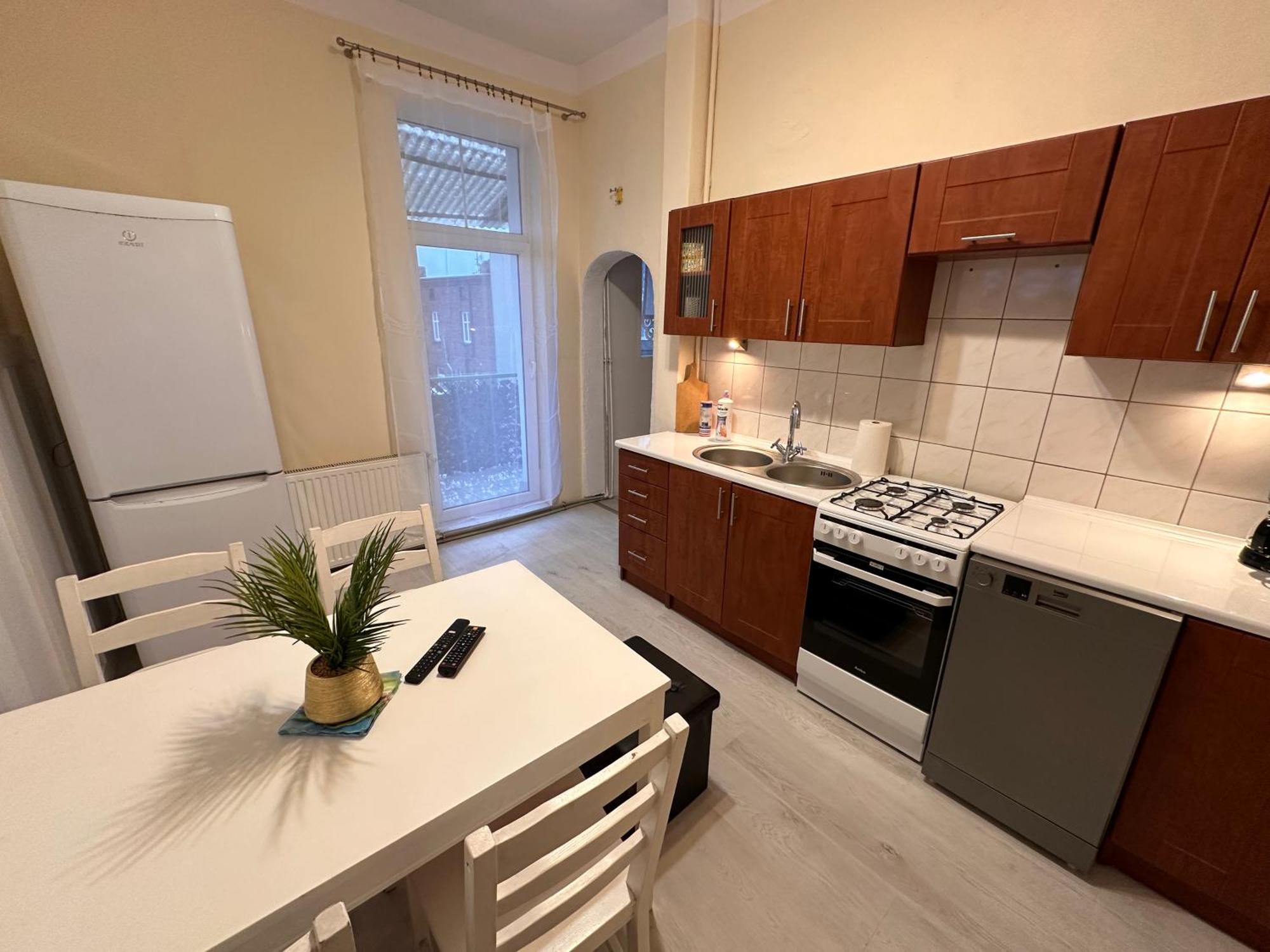 Apartamenty Ktw Central Station Kattowitz Exterior foto