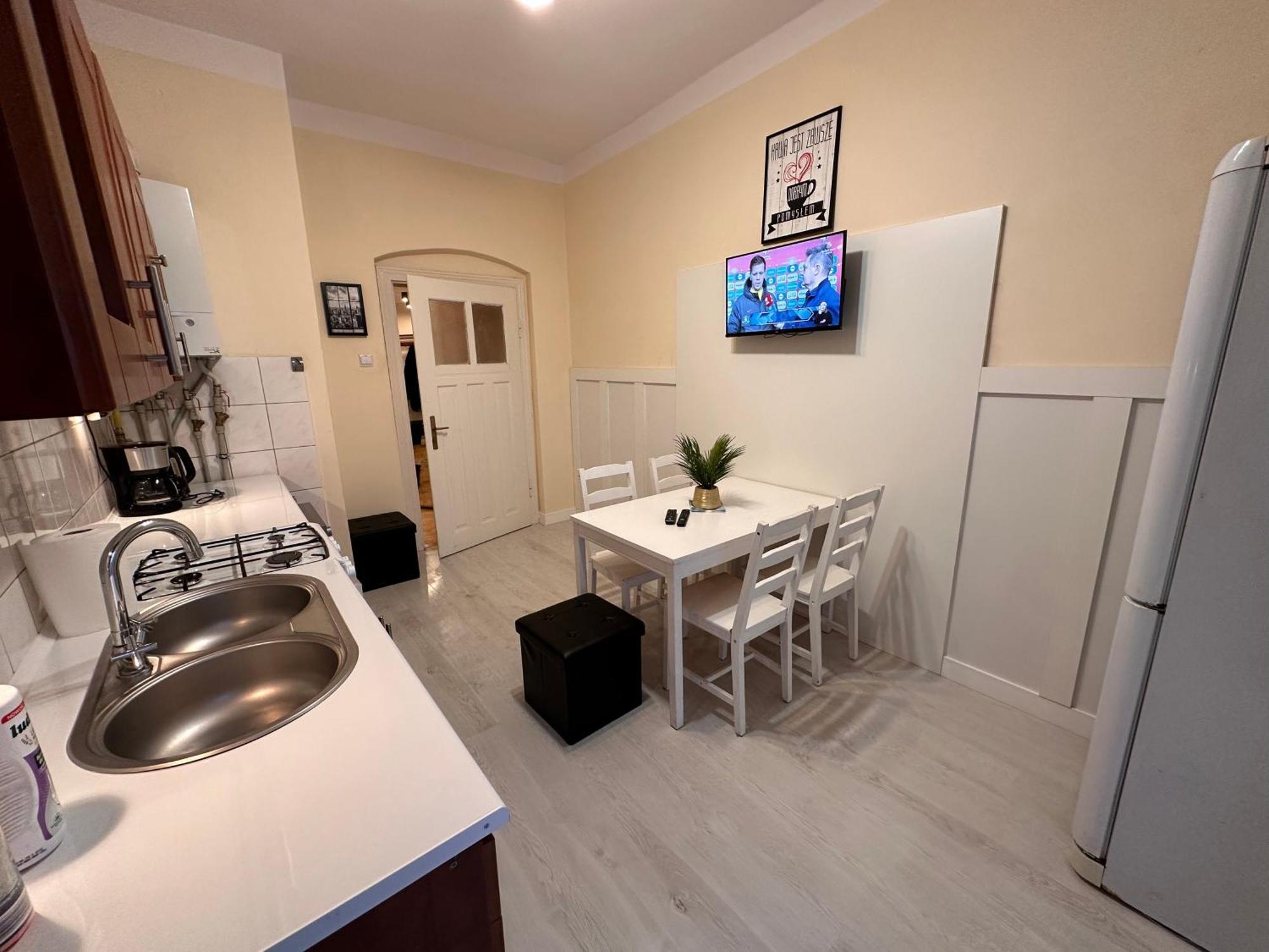 Apartamenty Ktw Central Station Kattowitz Exterior foto